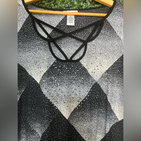 Catherines Womens Knit Tunic Size 4X Black White Checkered Rhinestone Scoop Neck - Picture 2 of 12